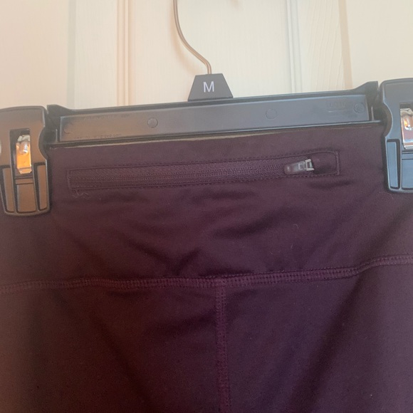 Nike Women’s 7/8 Athletic Leggings - Picture 3 of 5